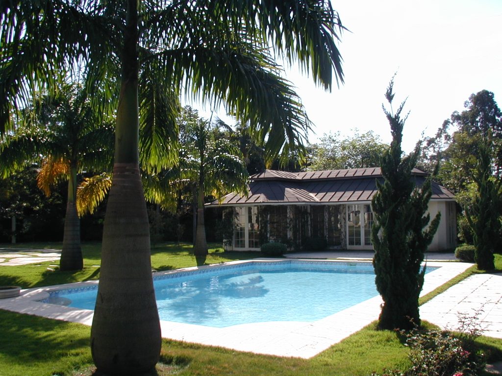 Piscina inteligente: como funciona uma piscina automatizada